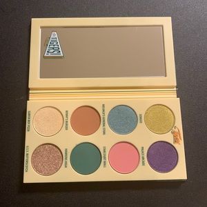 Mac Class of 1986 Eyeshadow Palette x Stranger Things